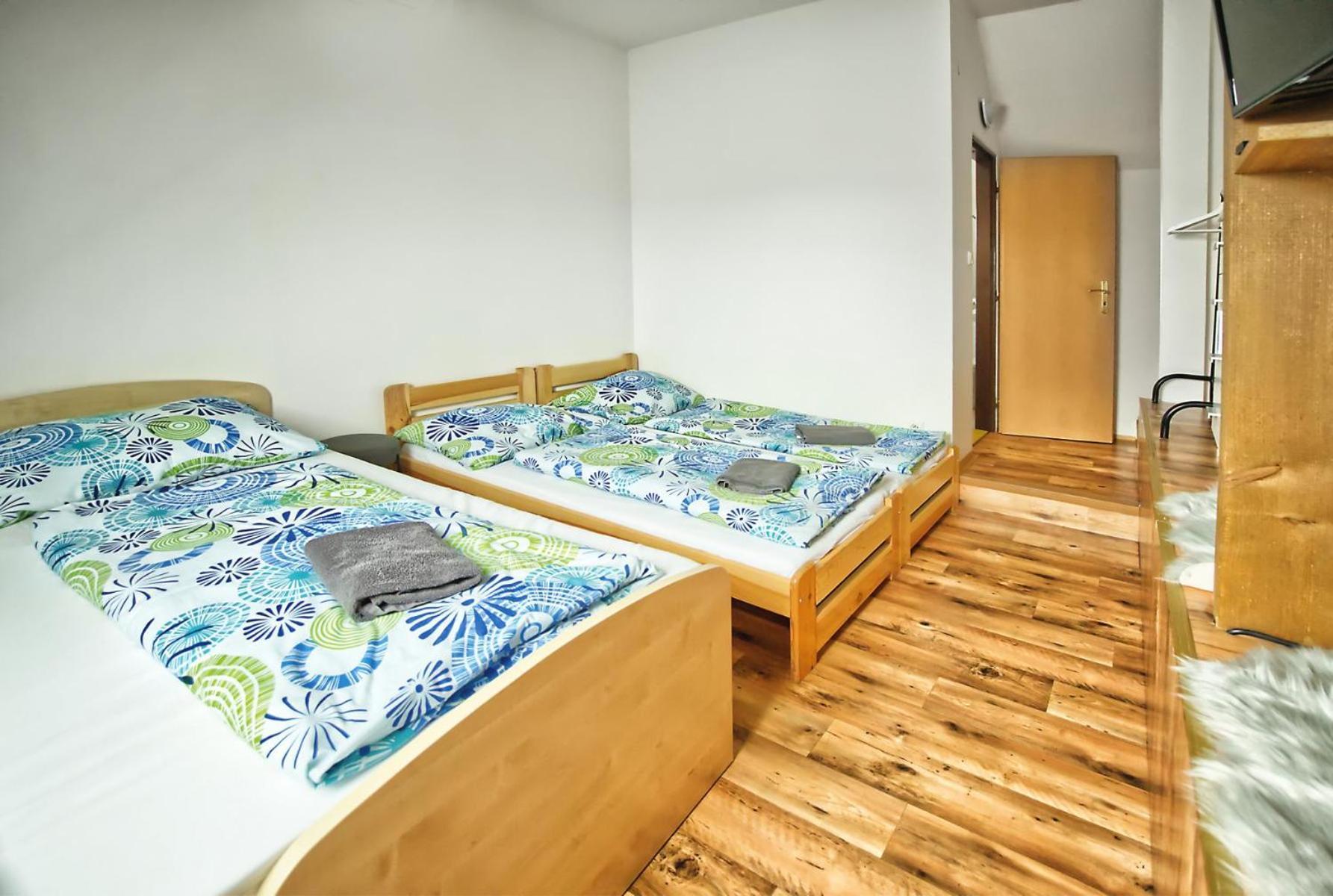 Penzion Bazen Vino Sklep U Palecku Zaječí Bagian luar foto